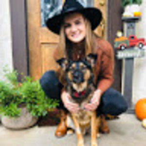 Meet your Posher, Danika